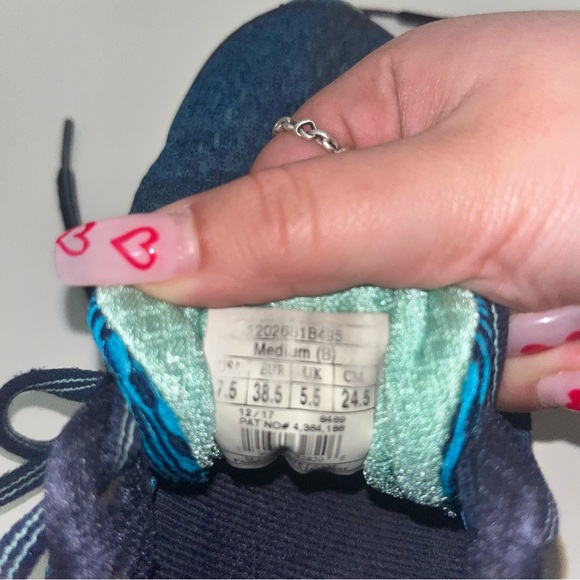 Brooks womens size 7.5 blue workout sneakers - Picture 7 of 7